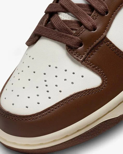 Men Dunk Low Retro Lace-Up Sneakers - Brown